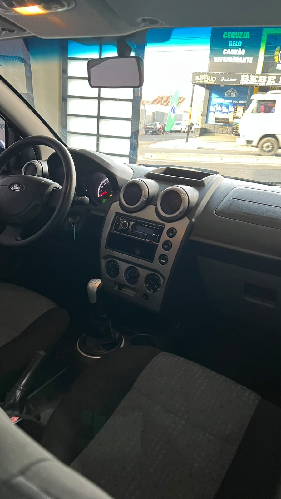 Ford Fiesta Sedan 2014 em Uberaba, foto 12